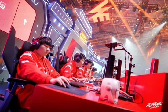 场的不慎滑 场的不慎滑